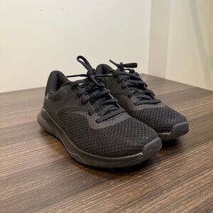 Under Armour | Black Women's 5.5 Athletic / Traning black Shoes